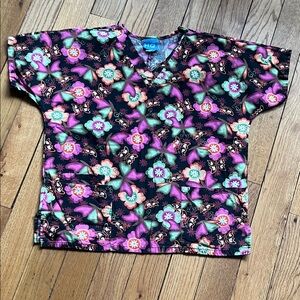 HQ Women's Black and Pink Butterfly Print Tee